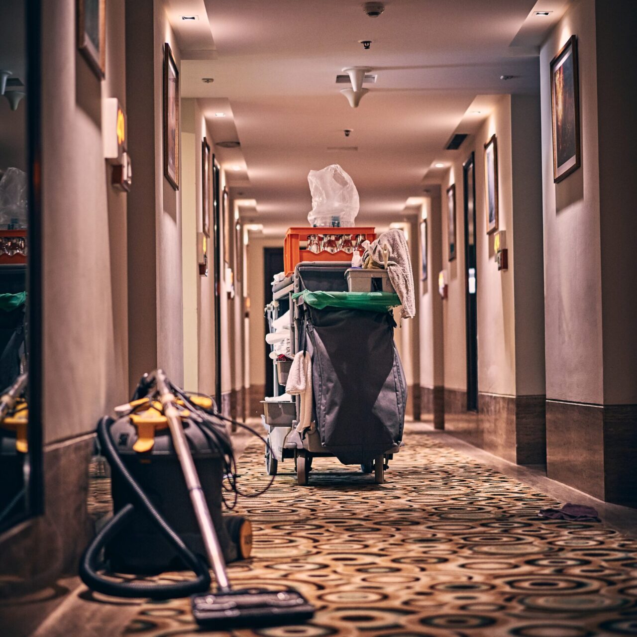 hotel hall cleaning